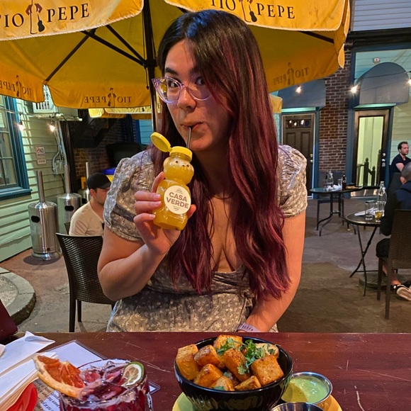 Meet your Poshers, Camille & Jez - Picture 2 of 2